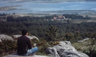 Un Hombre Solo, Un mundo sin un Hombre